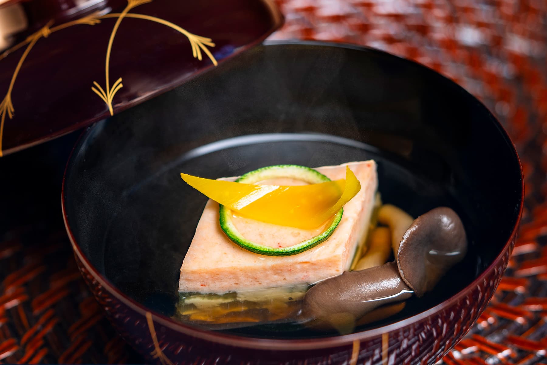 冬の蟹と春の蕗 重ねて真蒸仕立て